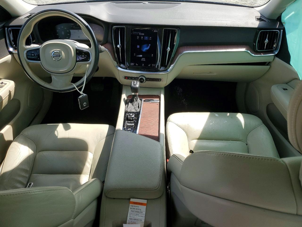 Volvo S60 T5 R-design