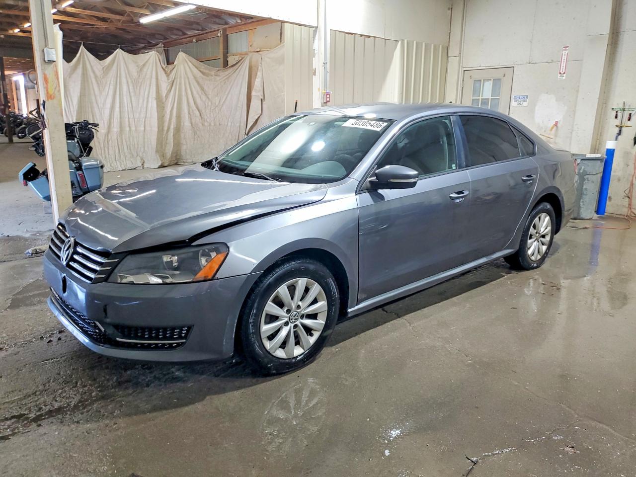 Salvage Volkswagen Passat Image