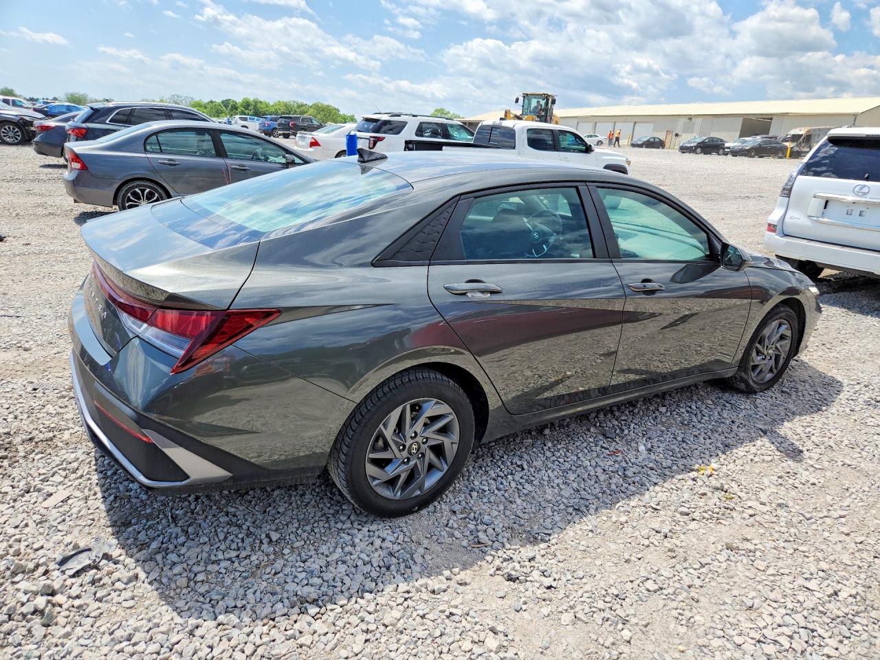 Hyundai ELANTRA Sel