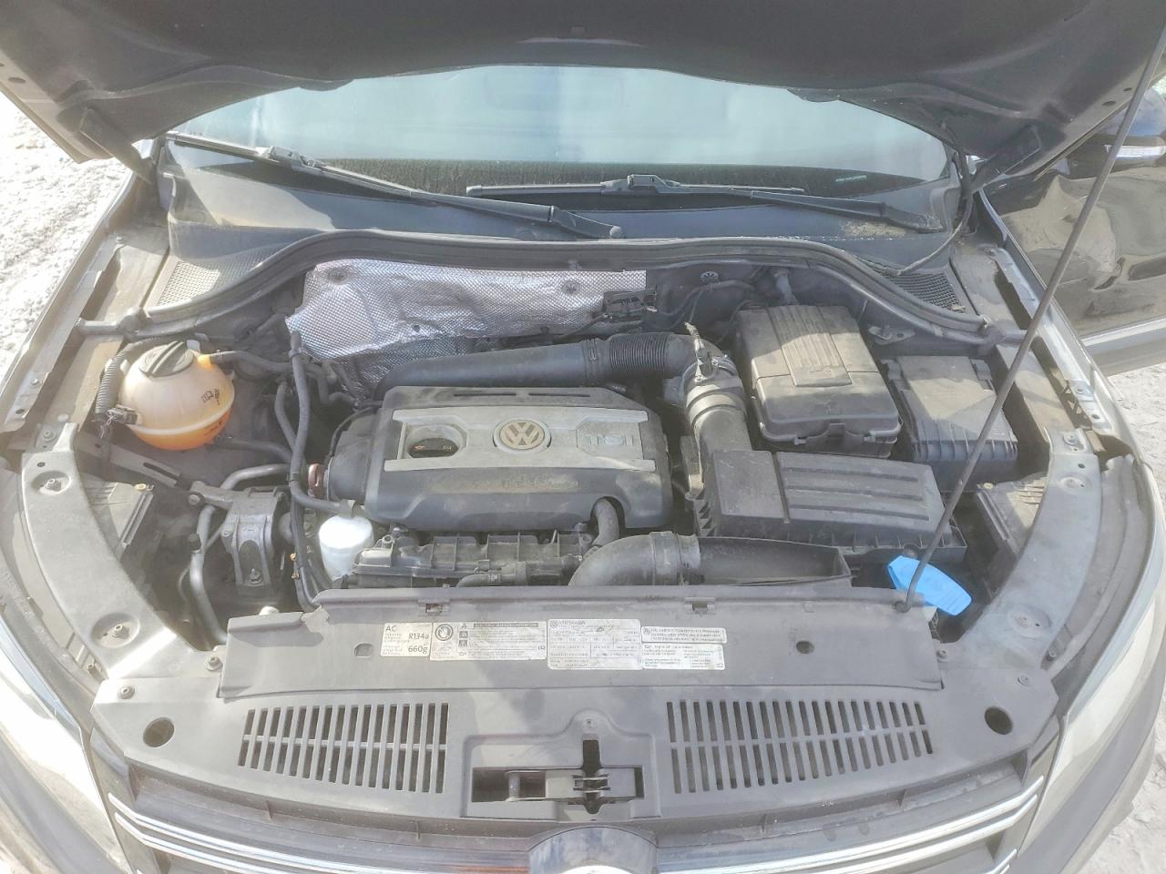 Volkswagen Tiguan S