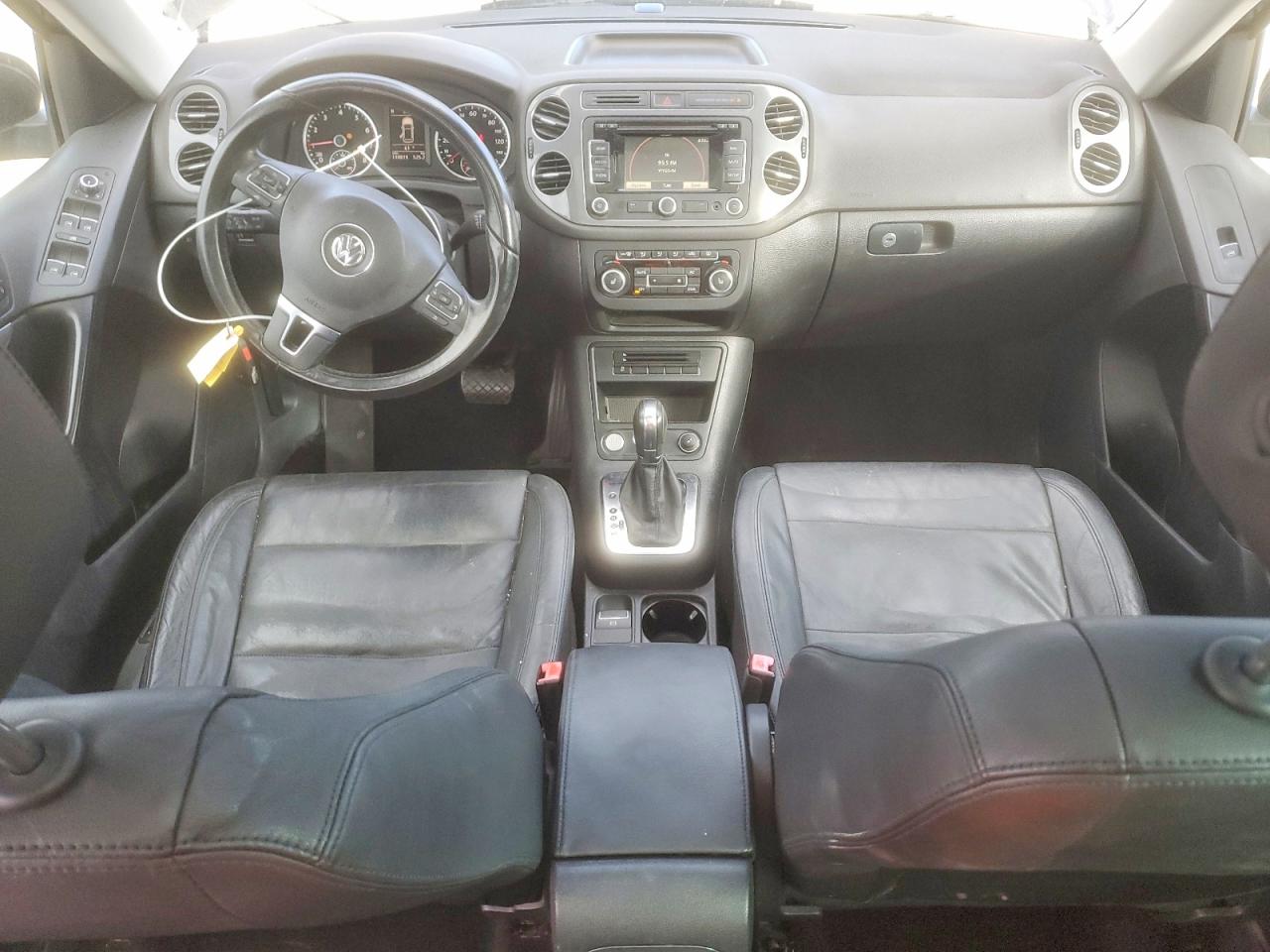 Volkswagen Tiguan S