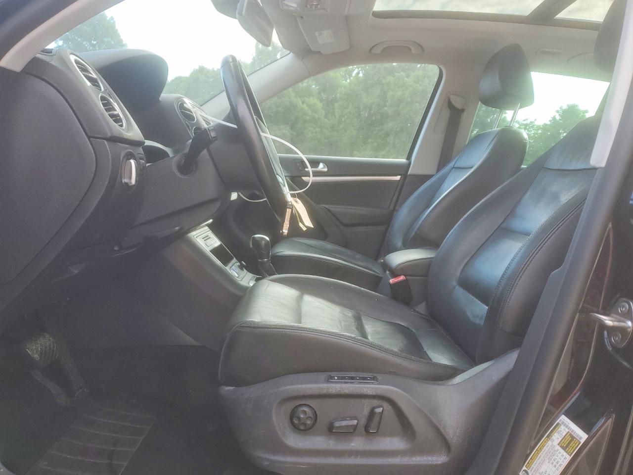 Volkswagen Tiguan S