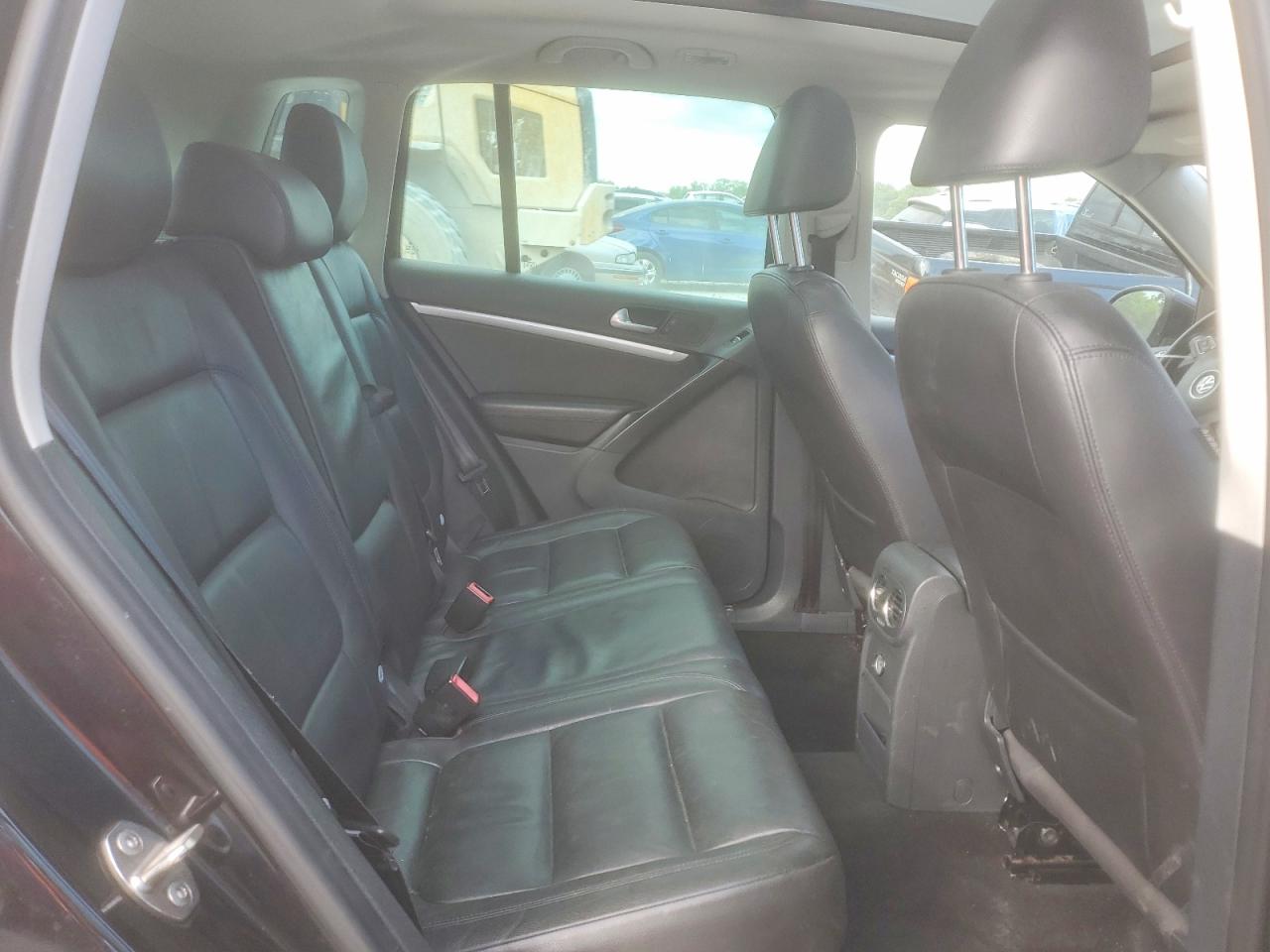 Volkswagen Tiguan S