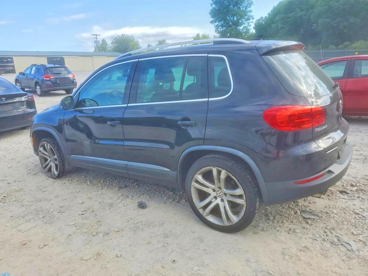 Volkswagen Tiguan S