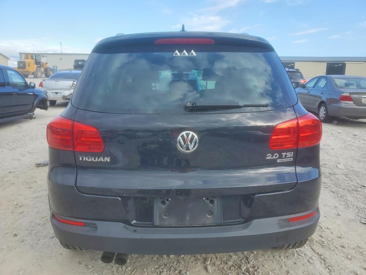 Volkswagen Tiguan S