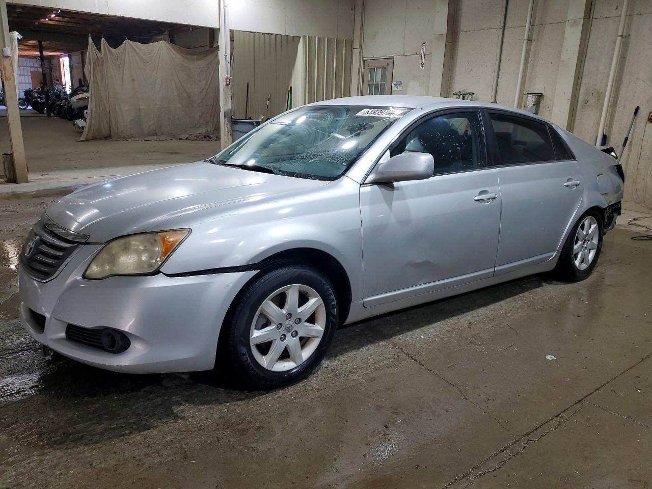 Salvage Toyota Avalon Image