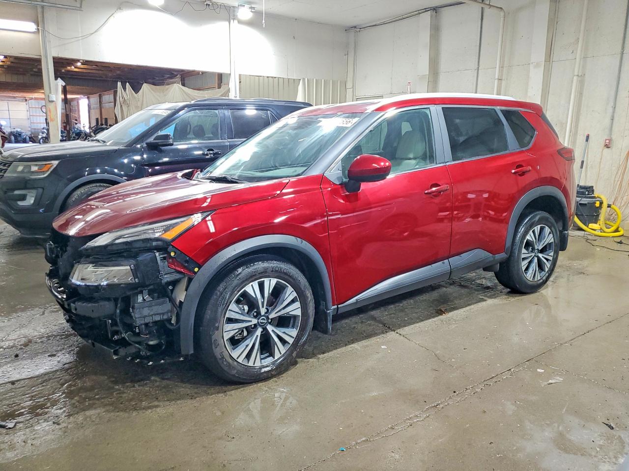 Salvage Nissan Rogue Image