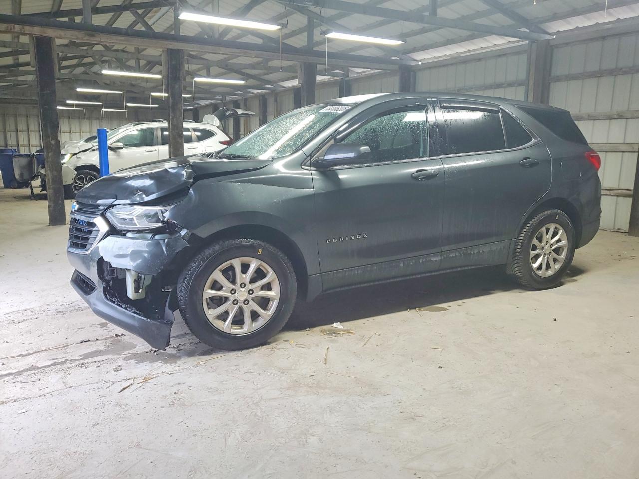 Salvage Chevrolet Equinox Image