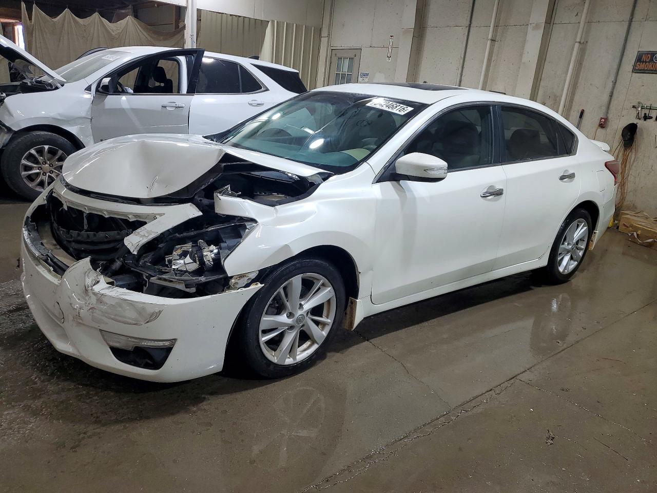 Salvage Nissan Altima Image