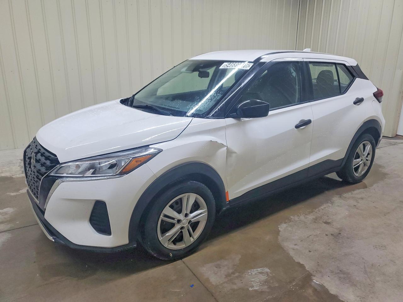 Salvage Nissan Kicks Image