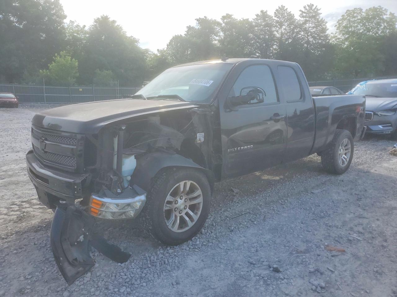 Salvage Chevrolet Silverado Image