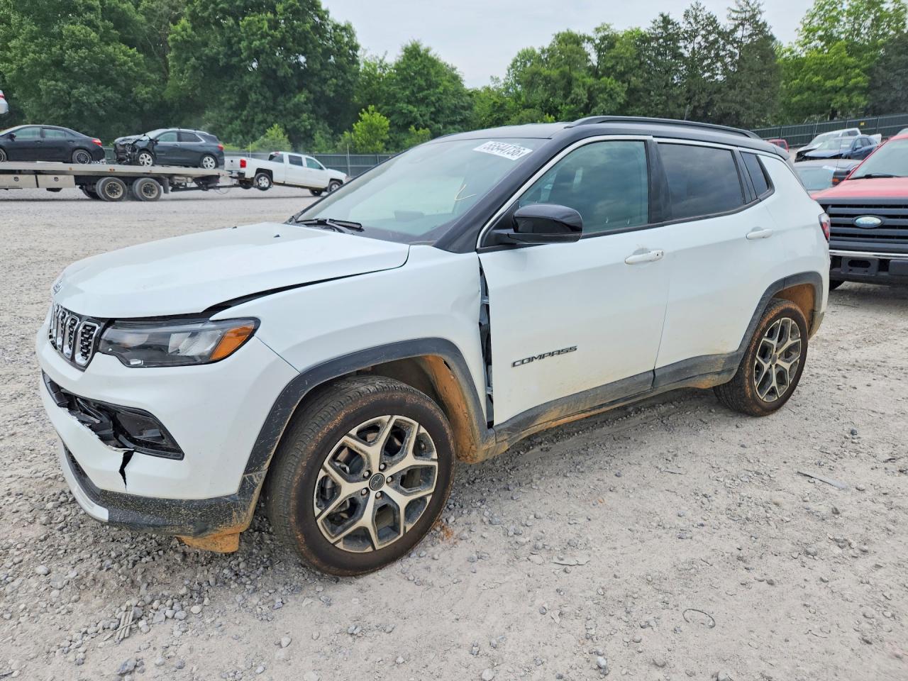 Salvage Jeep Compass Image