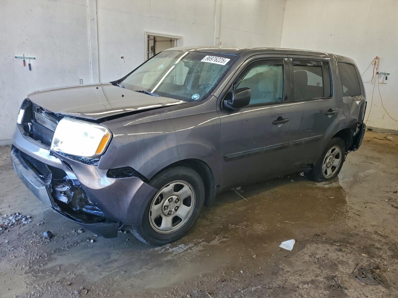 Salvage Honda Pilot Image