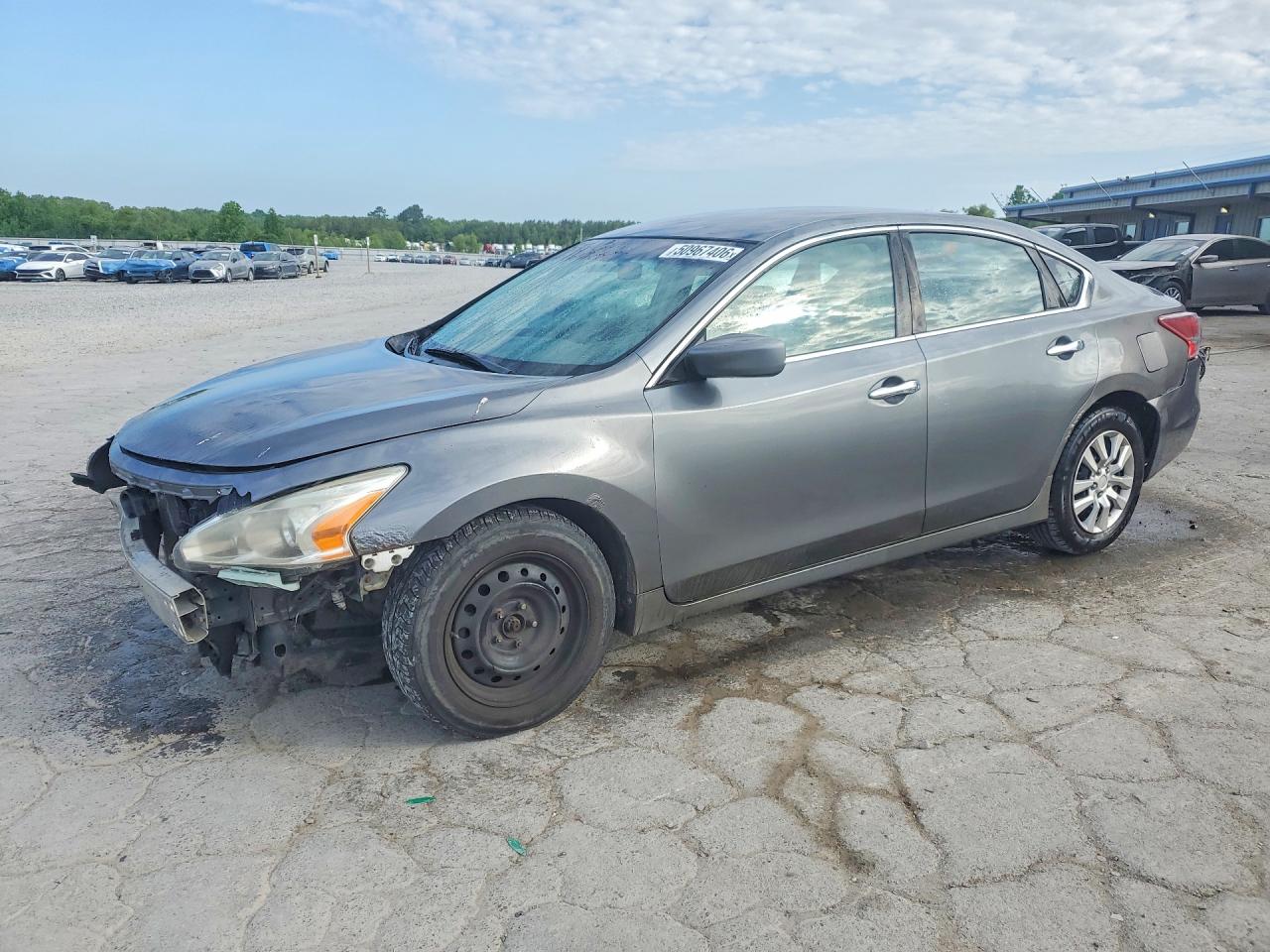 Salvage Nissan Altima Image