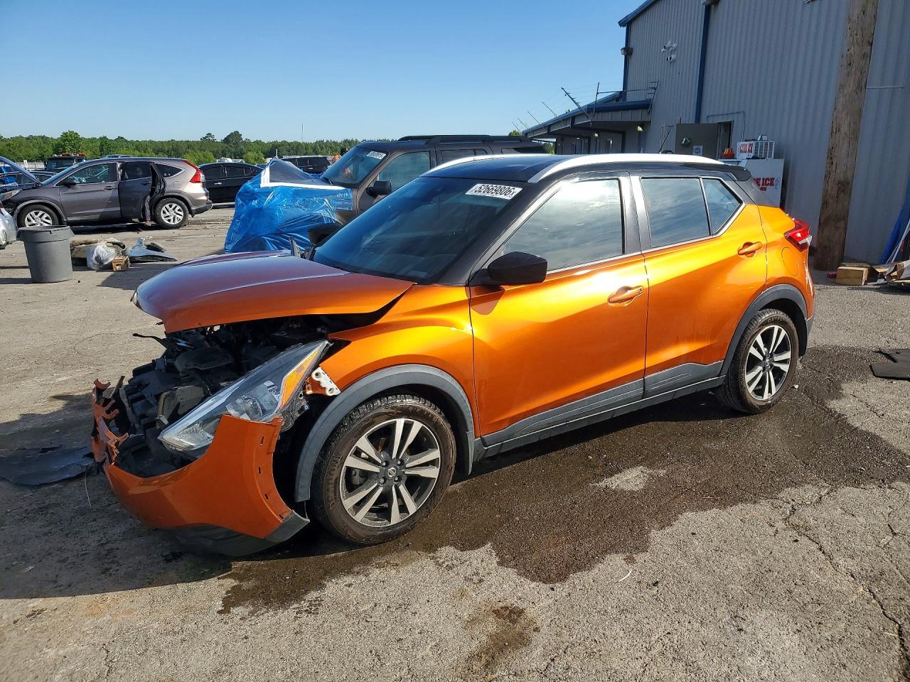 Salvage Nissan Kicks Image