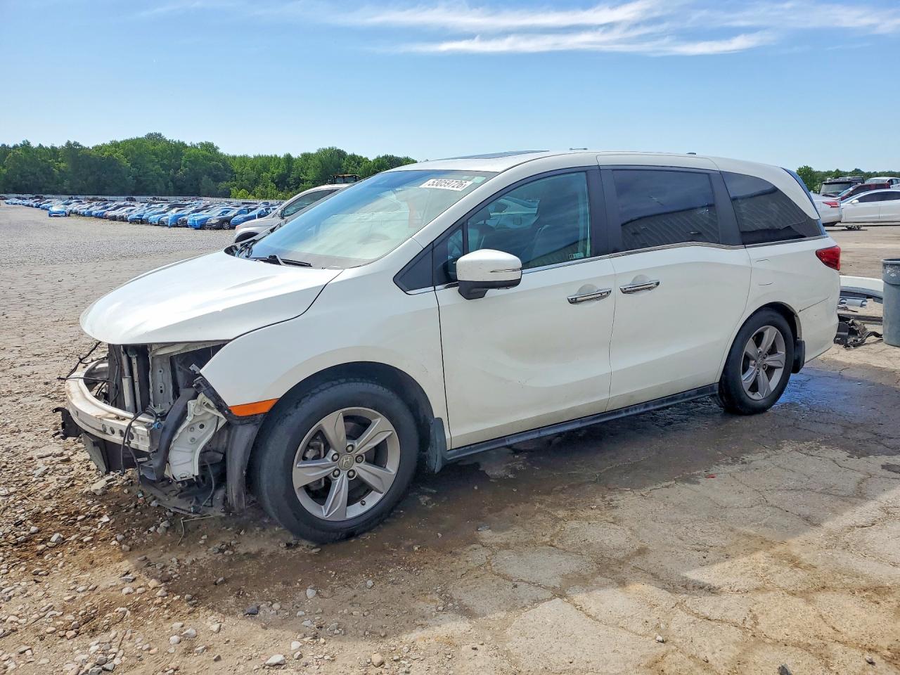Salvage Honda Odyssey Image