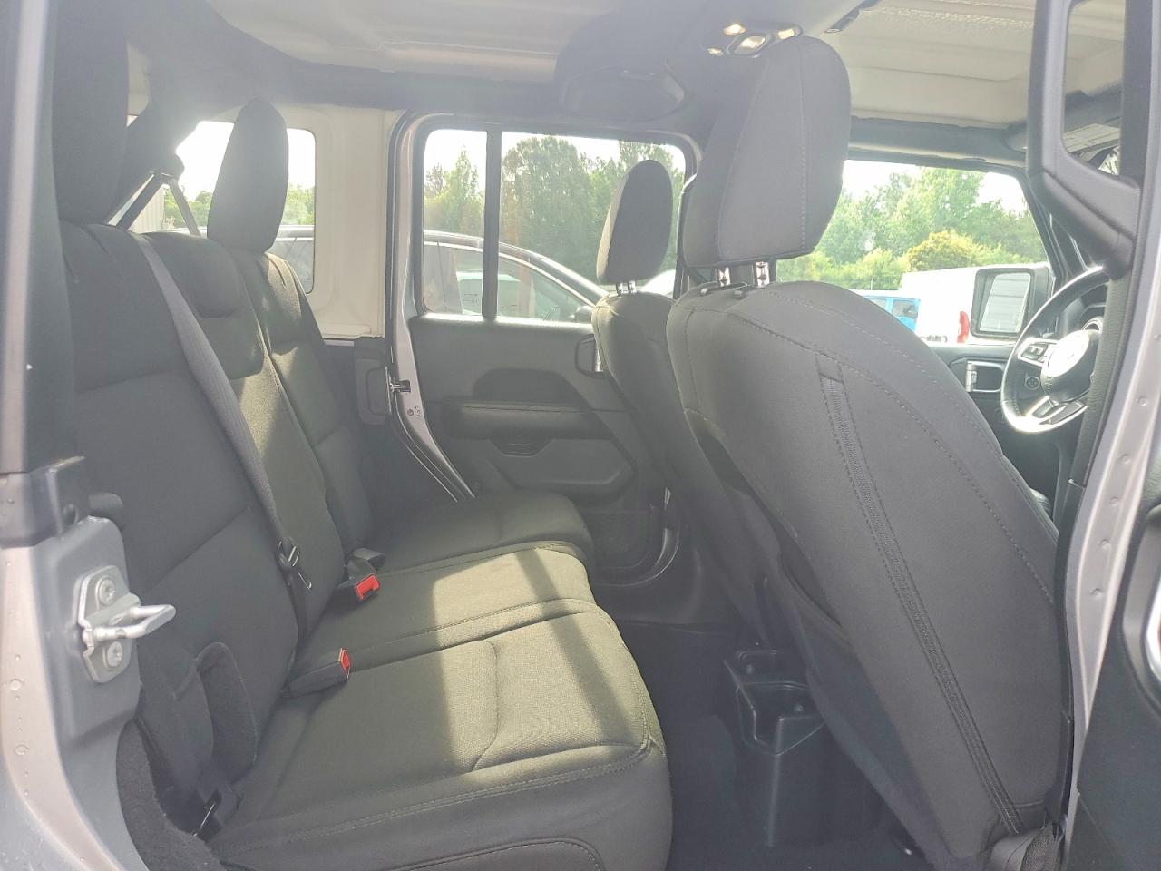 Jeep Wrangler Sahara