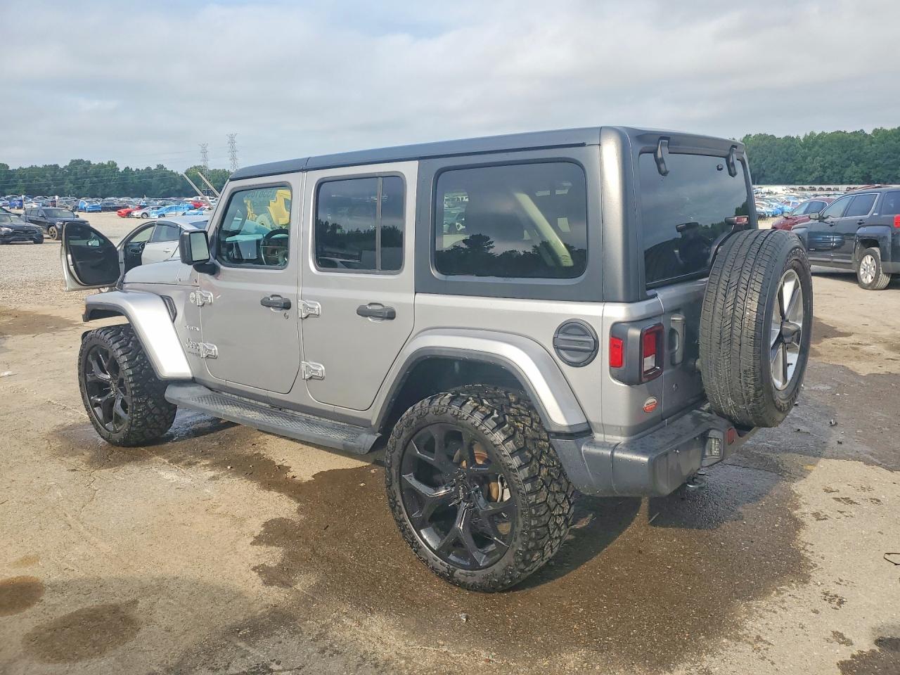 Jeep Wrangler Sahara