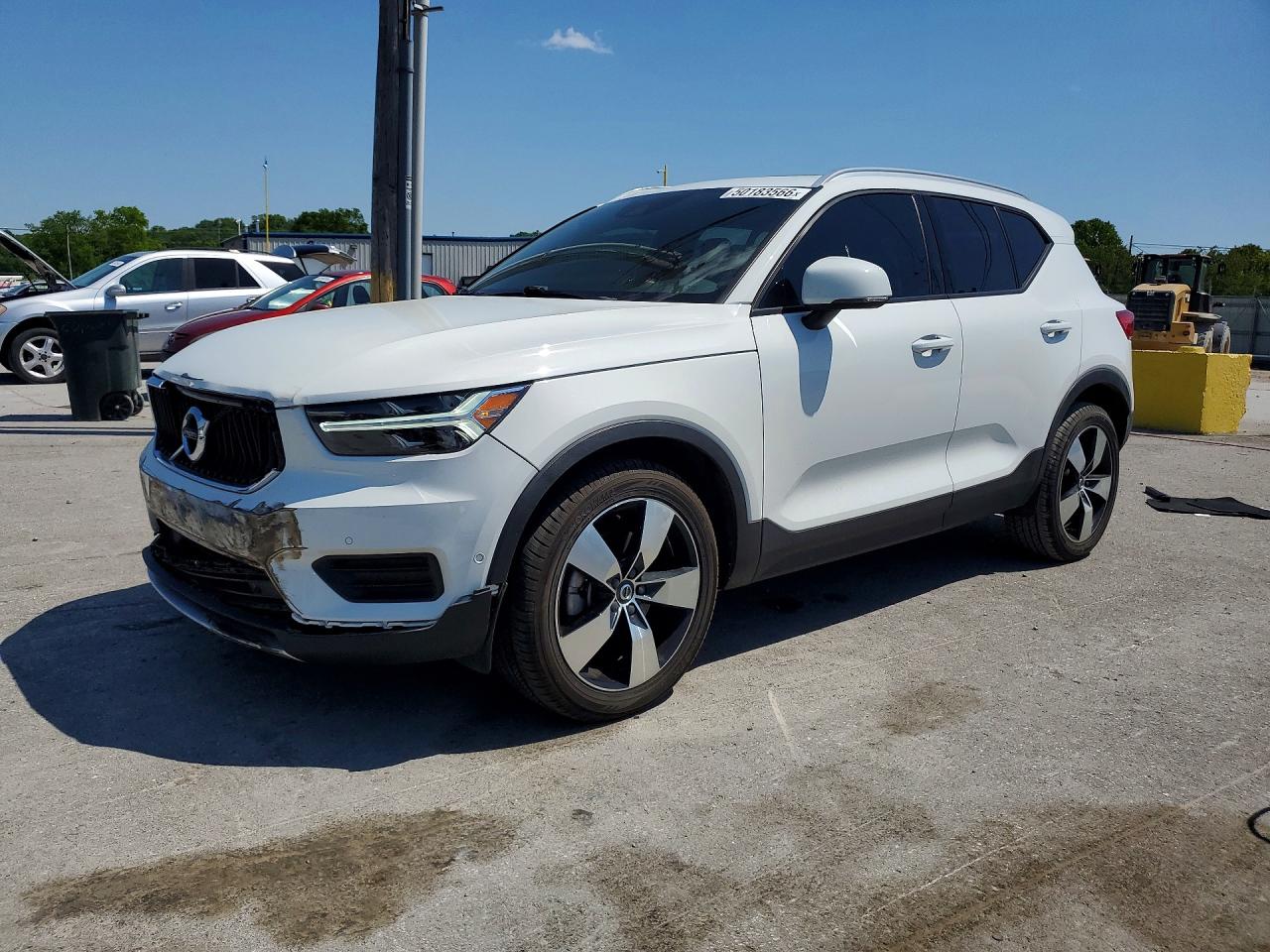 Salvage Volvo XC40 Image