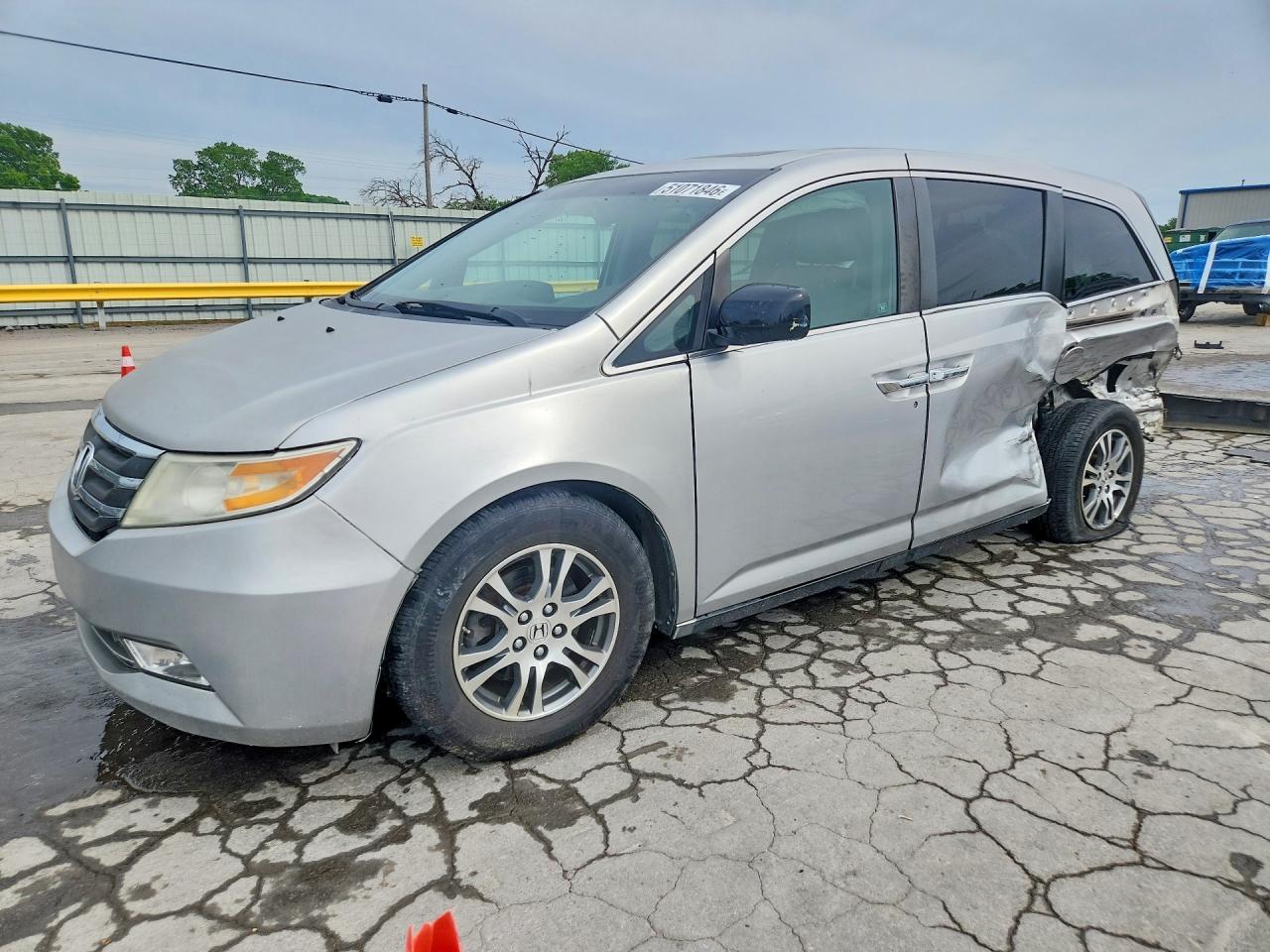 Salvage Honda Odyssey Image