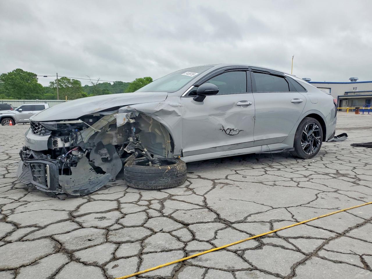 Salvage Kia K5 Image