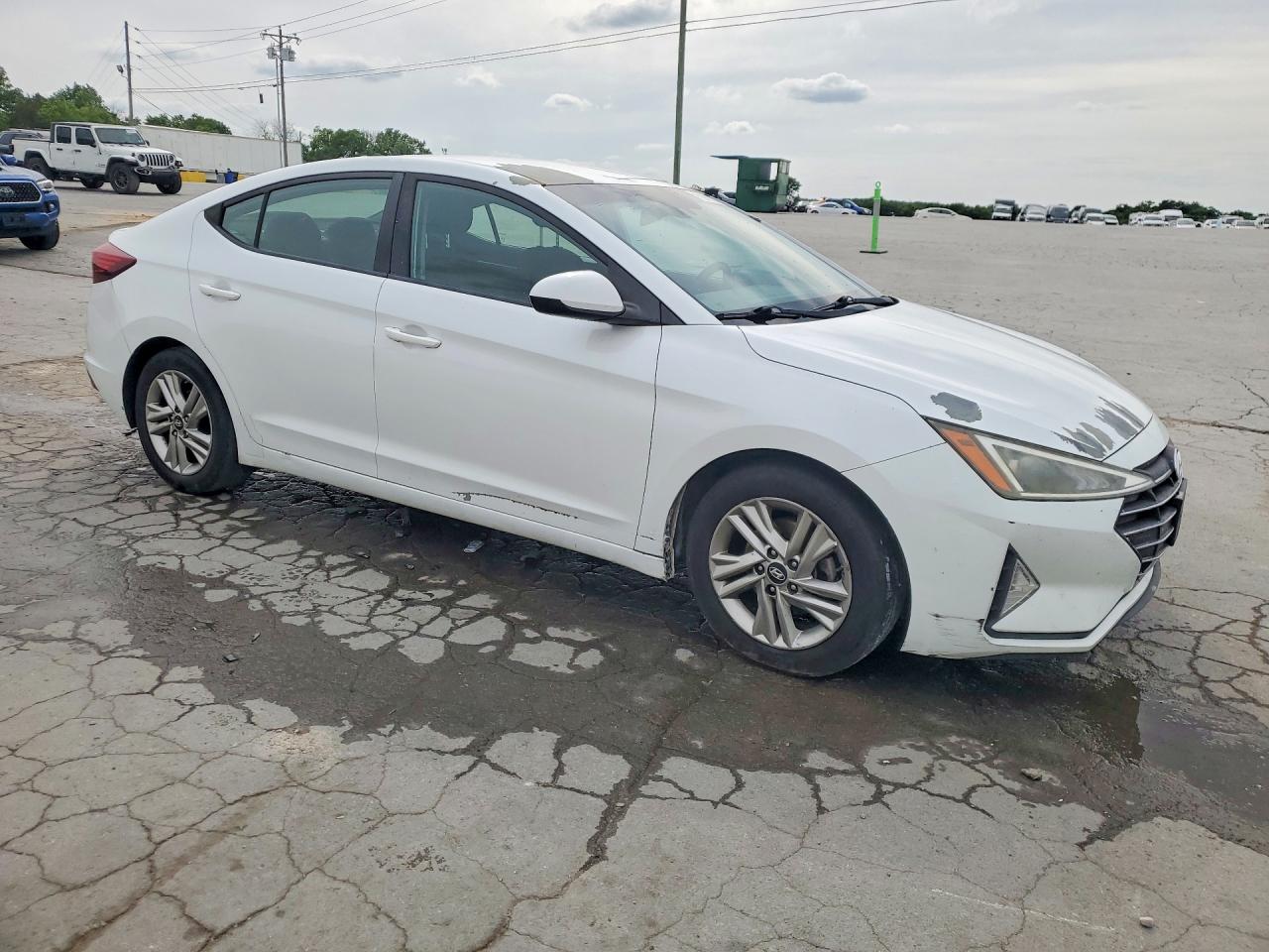 Hyundai ELANTRA Sel