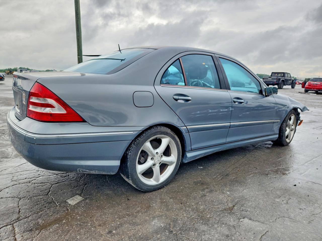 Mercedes-Benz C-Class 230