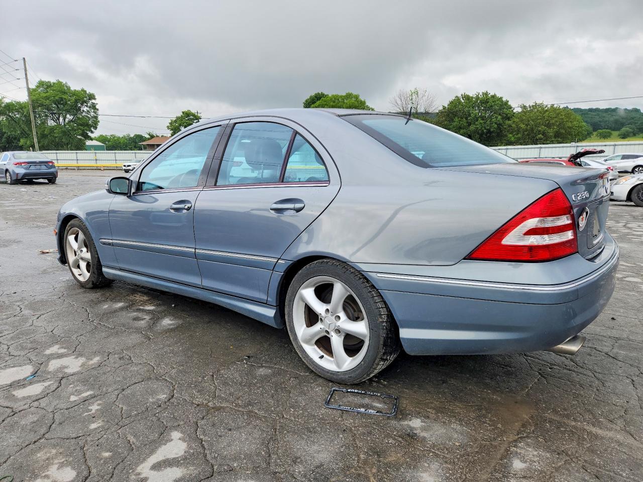 Mercedes-Benz C-Class 230