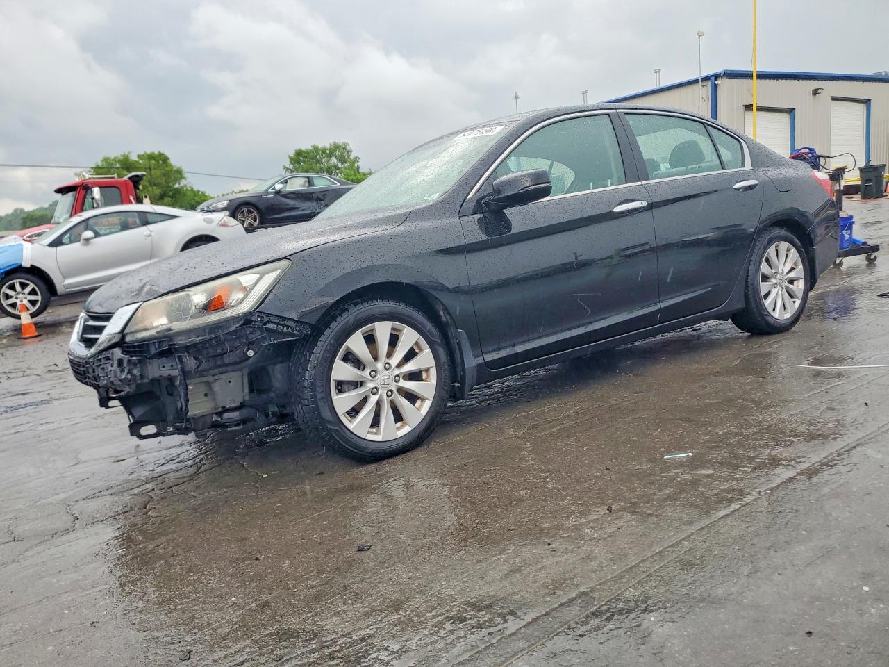 Salvage Honda Accord Image