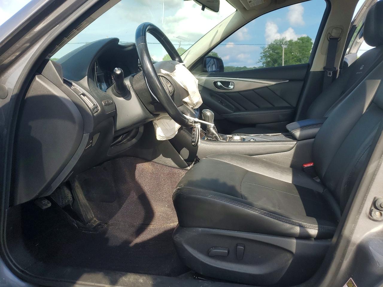 INFINITI Q50 Base
