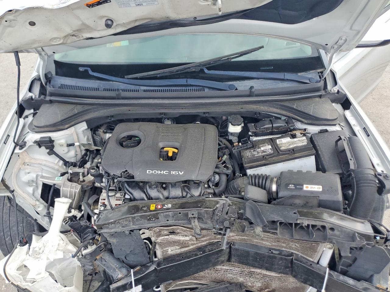 Hyundai ELANTRA Sel