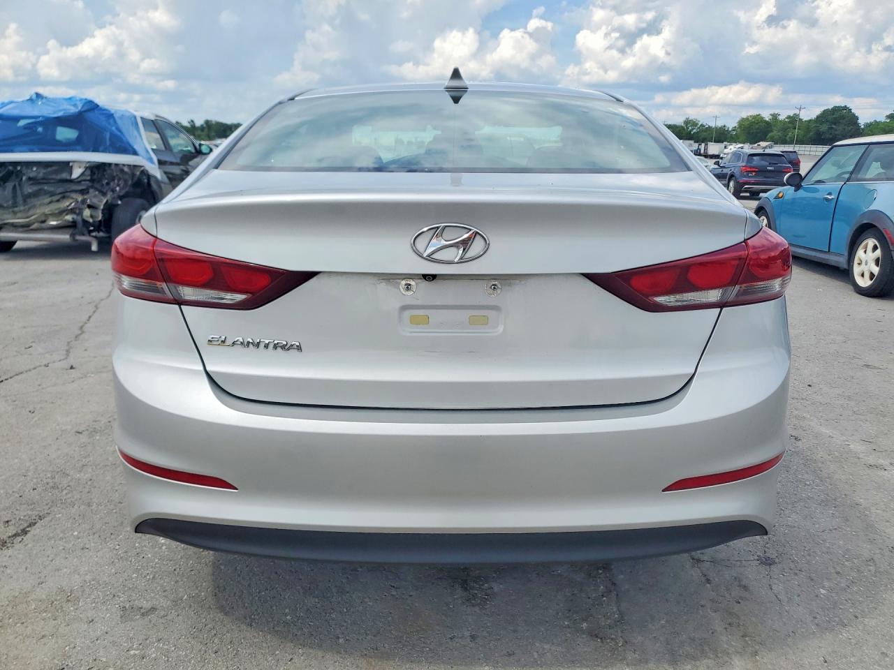 Hyundai ELANTRA Sel