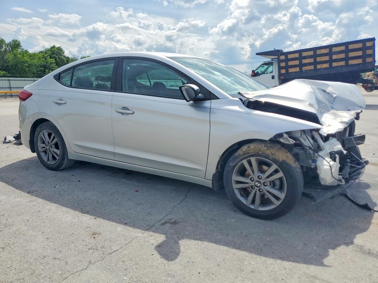 Hyundai ELANTRA Sel