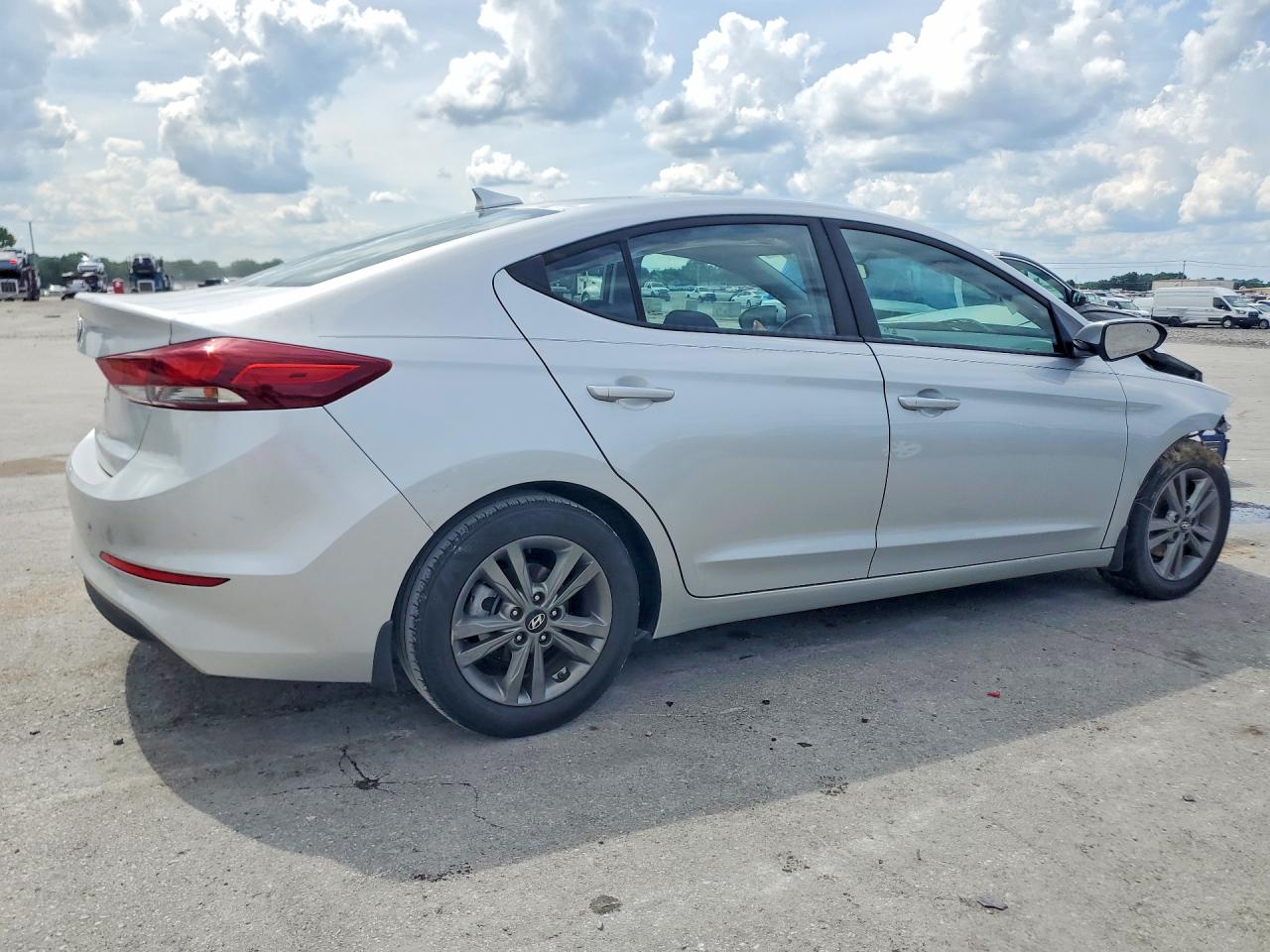 Hyundai ELANTRA Sel
