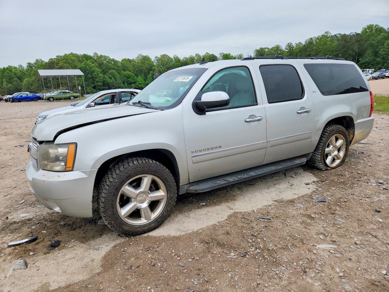 Salvage Chevrolet Suburban Image