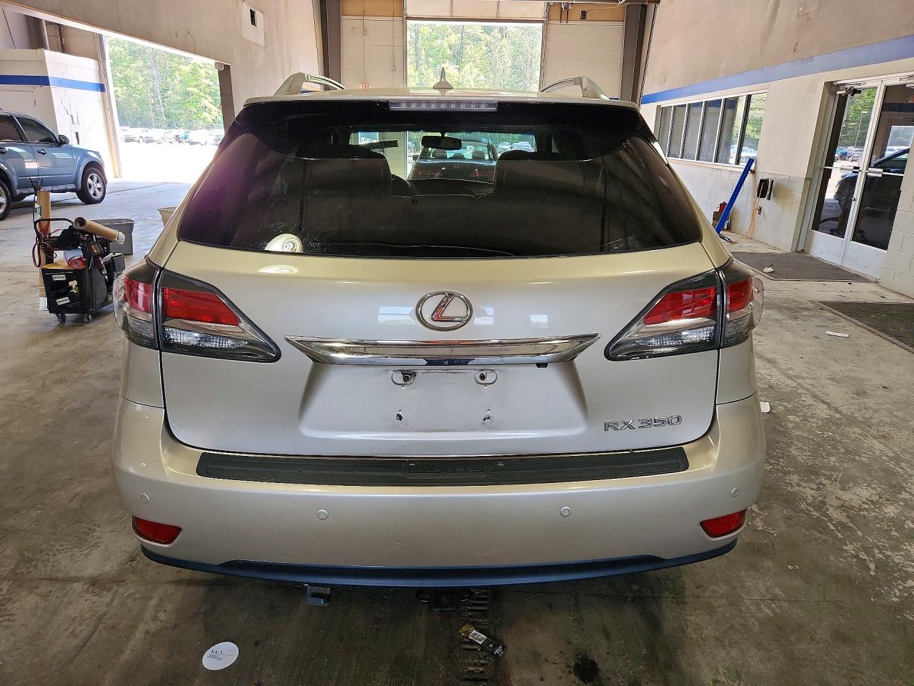 Lexus RX Base