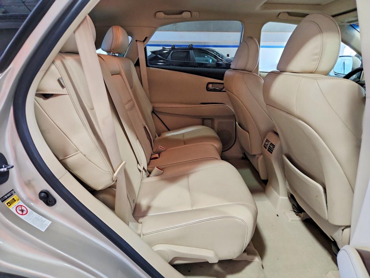 Lexus RX Base
