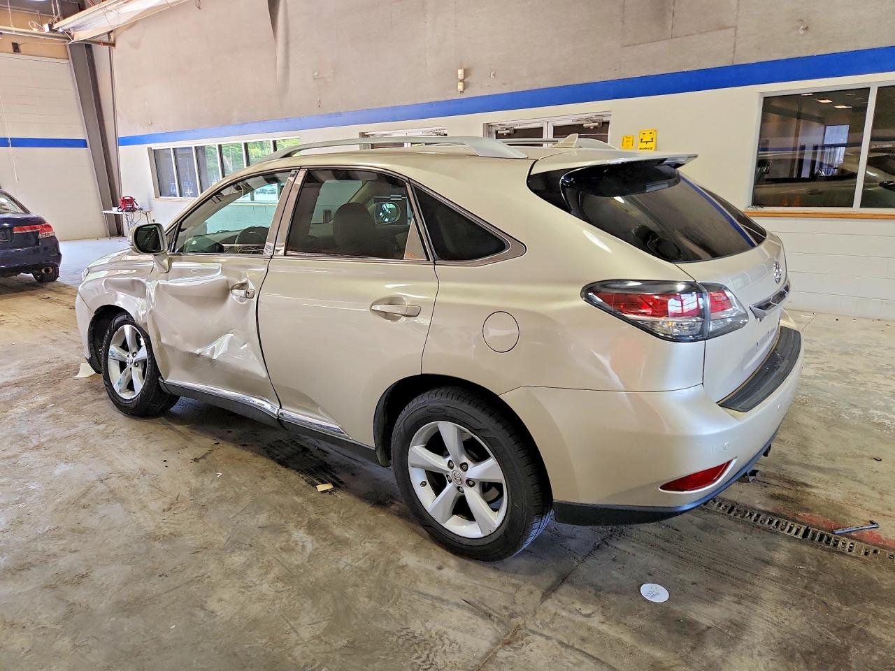 Lexus RX Base