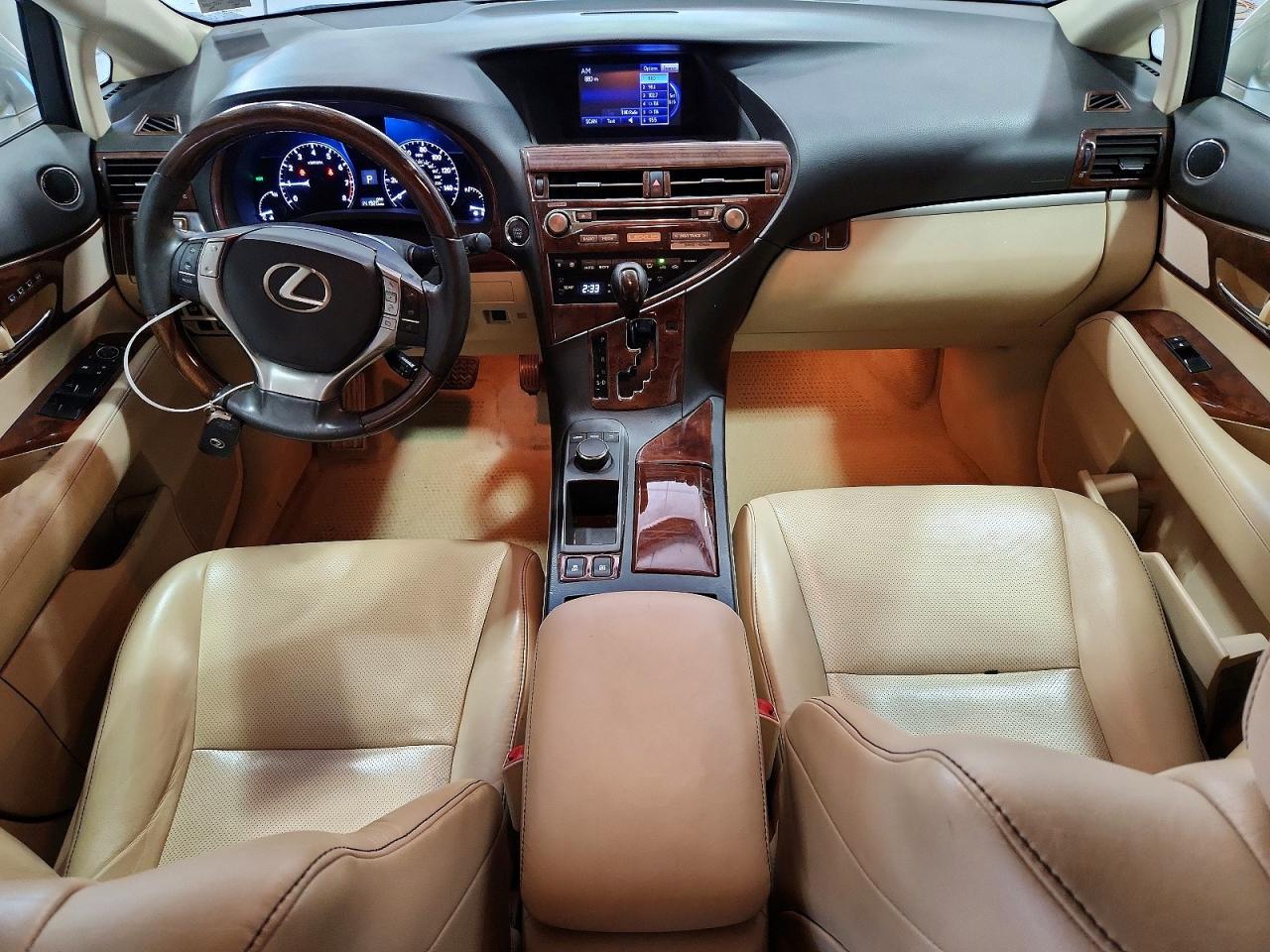Lexus RX Base