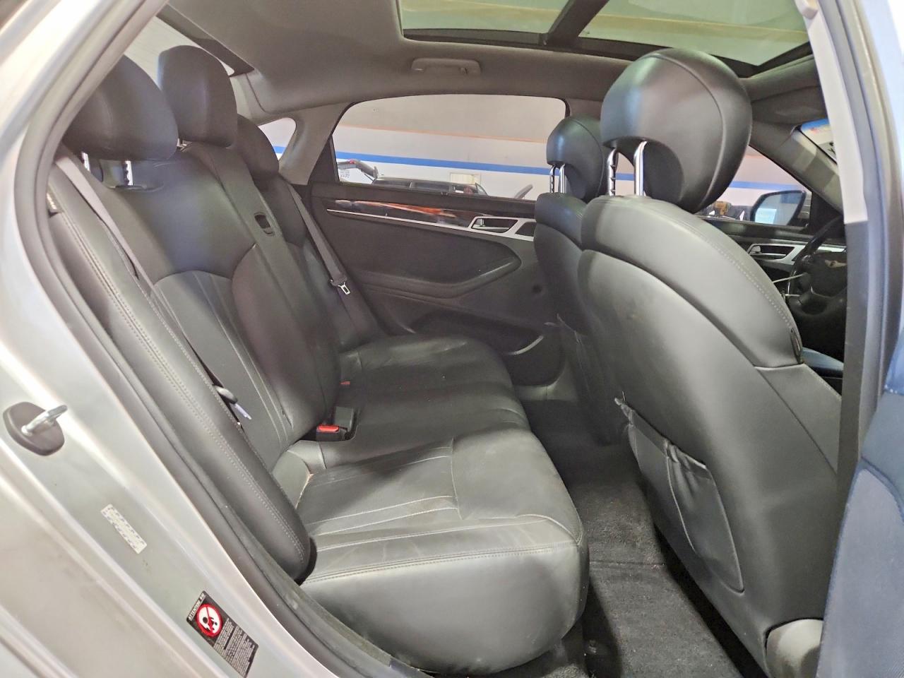 Hyundai Genesis 3.8l