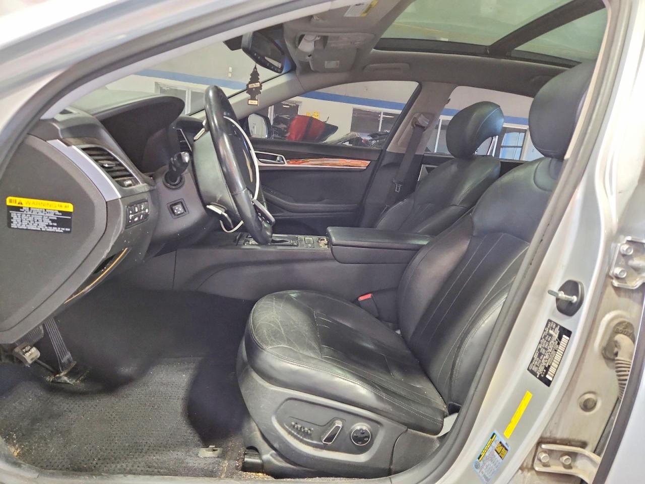 Hyundai Genesis 3.8l