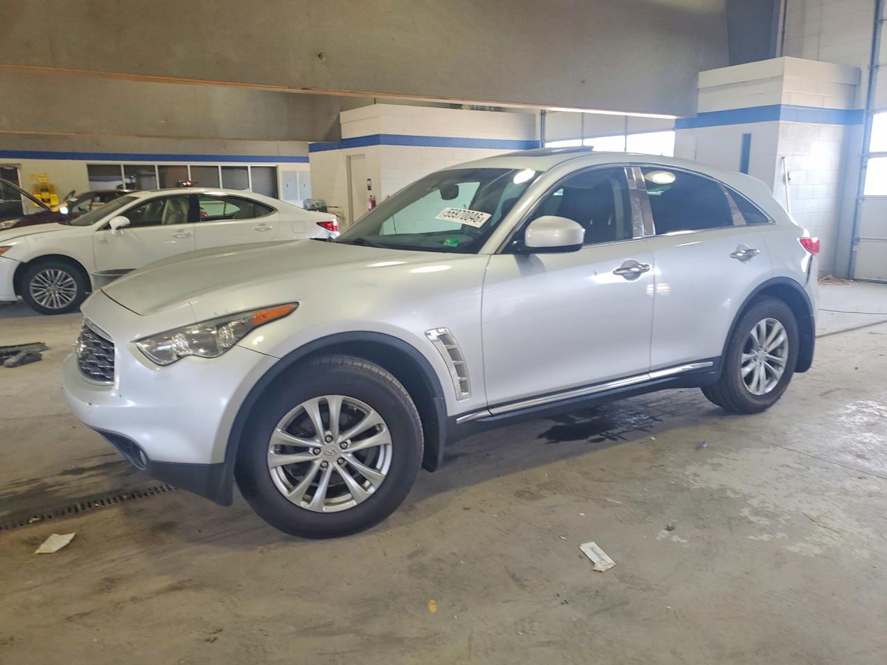 Salvage INFINITI Fx Image