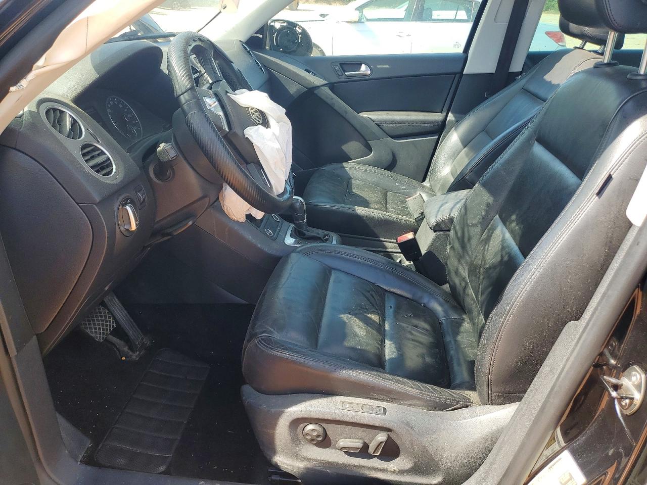 Volkswagen Tiguan S