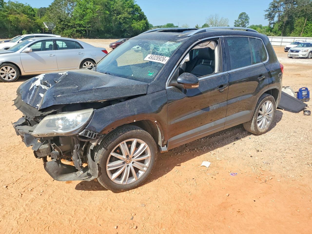 Salvage Volkswagen Tiguan Image