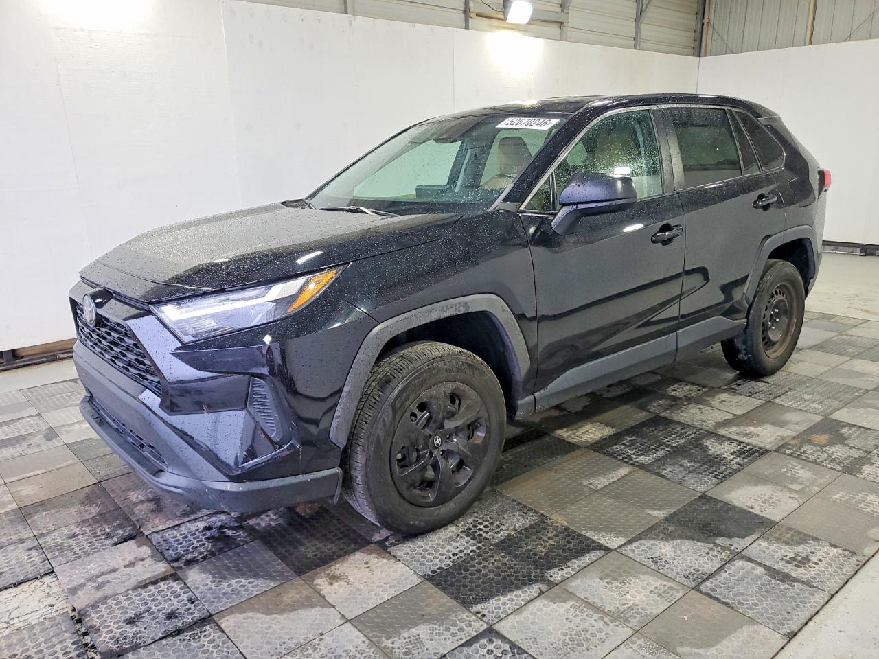 Salvage Toyota RAV4 Image