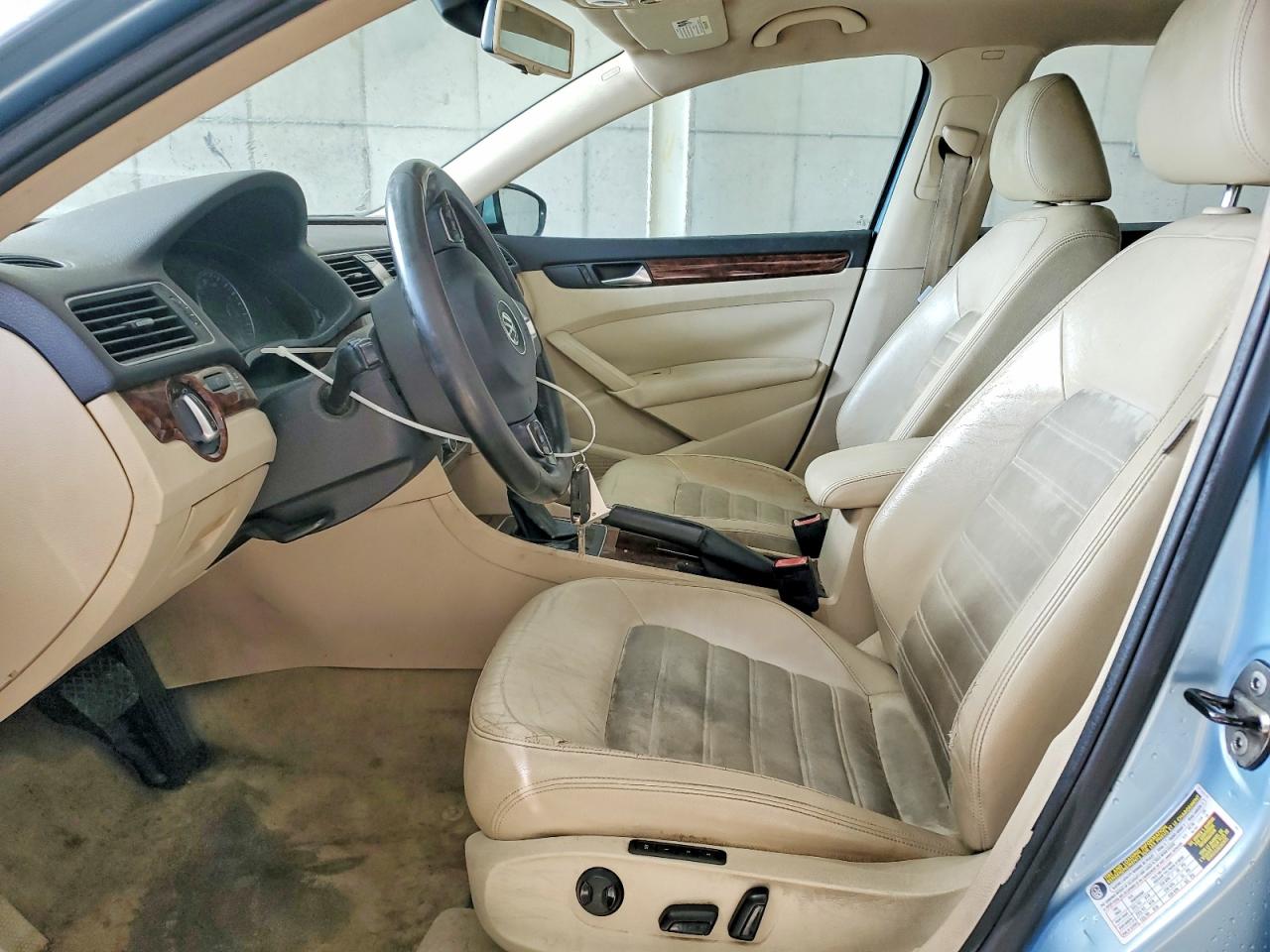 Volkswagen Passat Sel