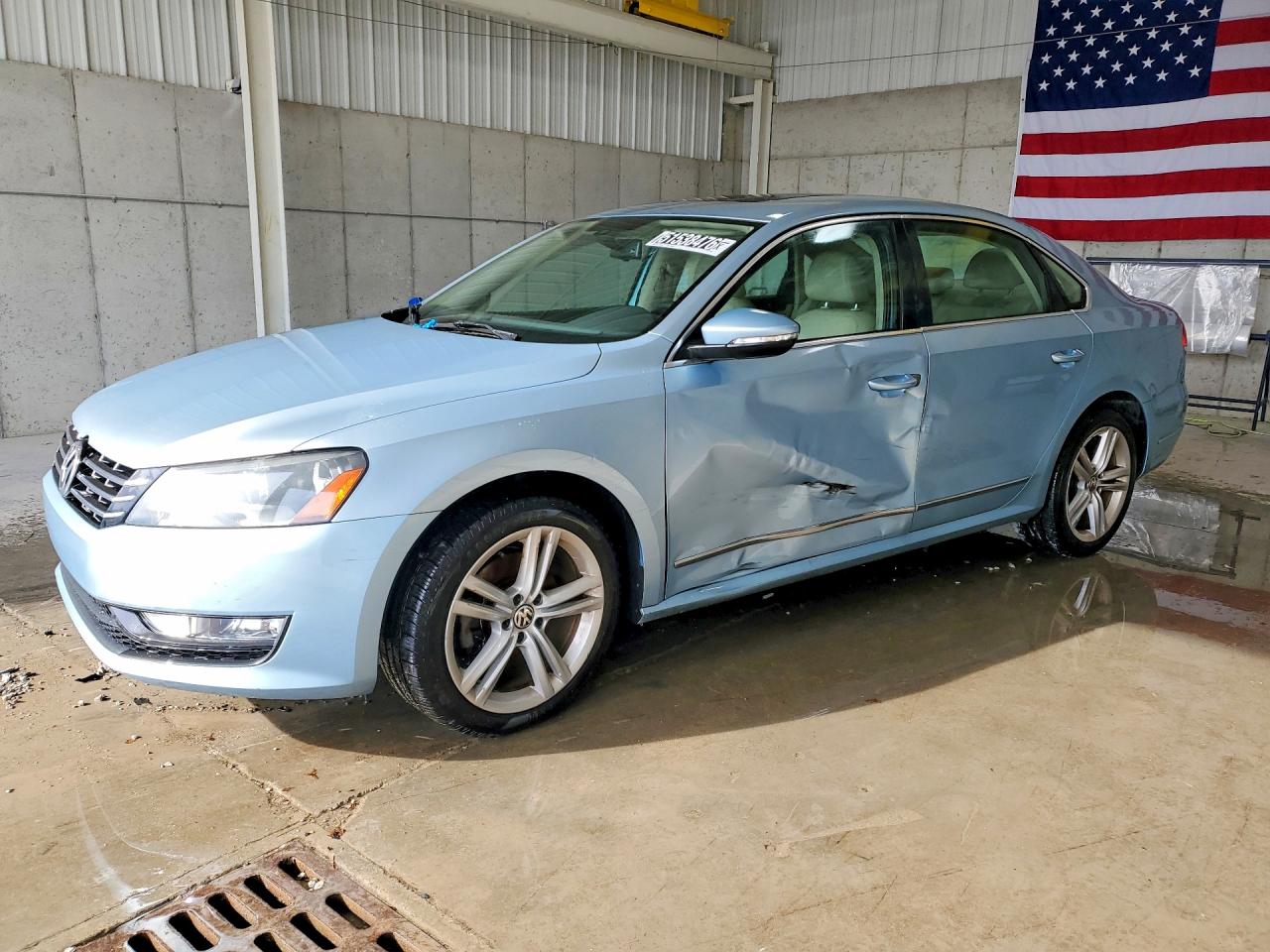 Salvage Volkswagen Passat Image