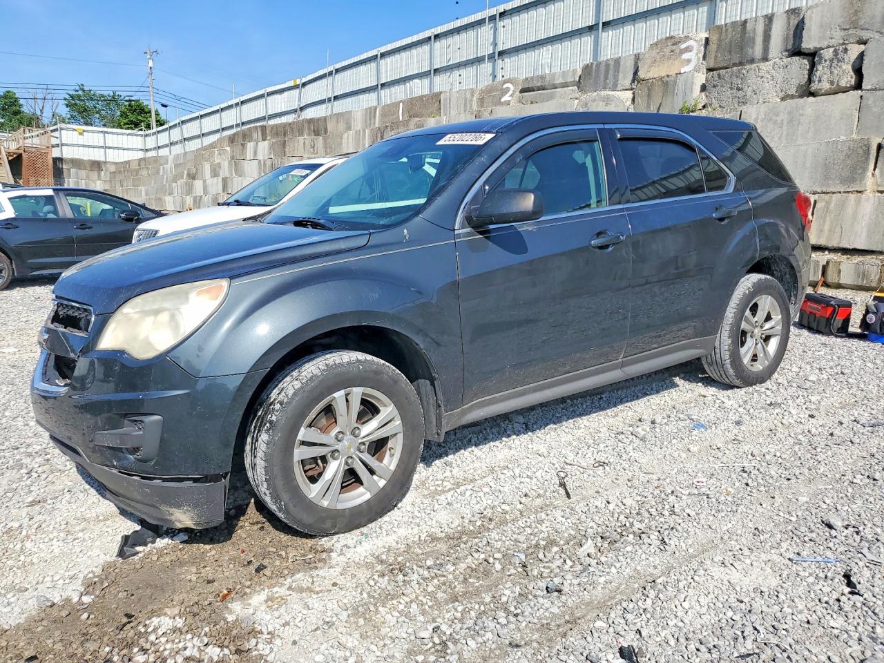 Salvage Chevrolet Equinox Image