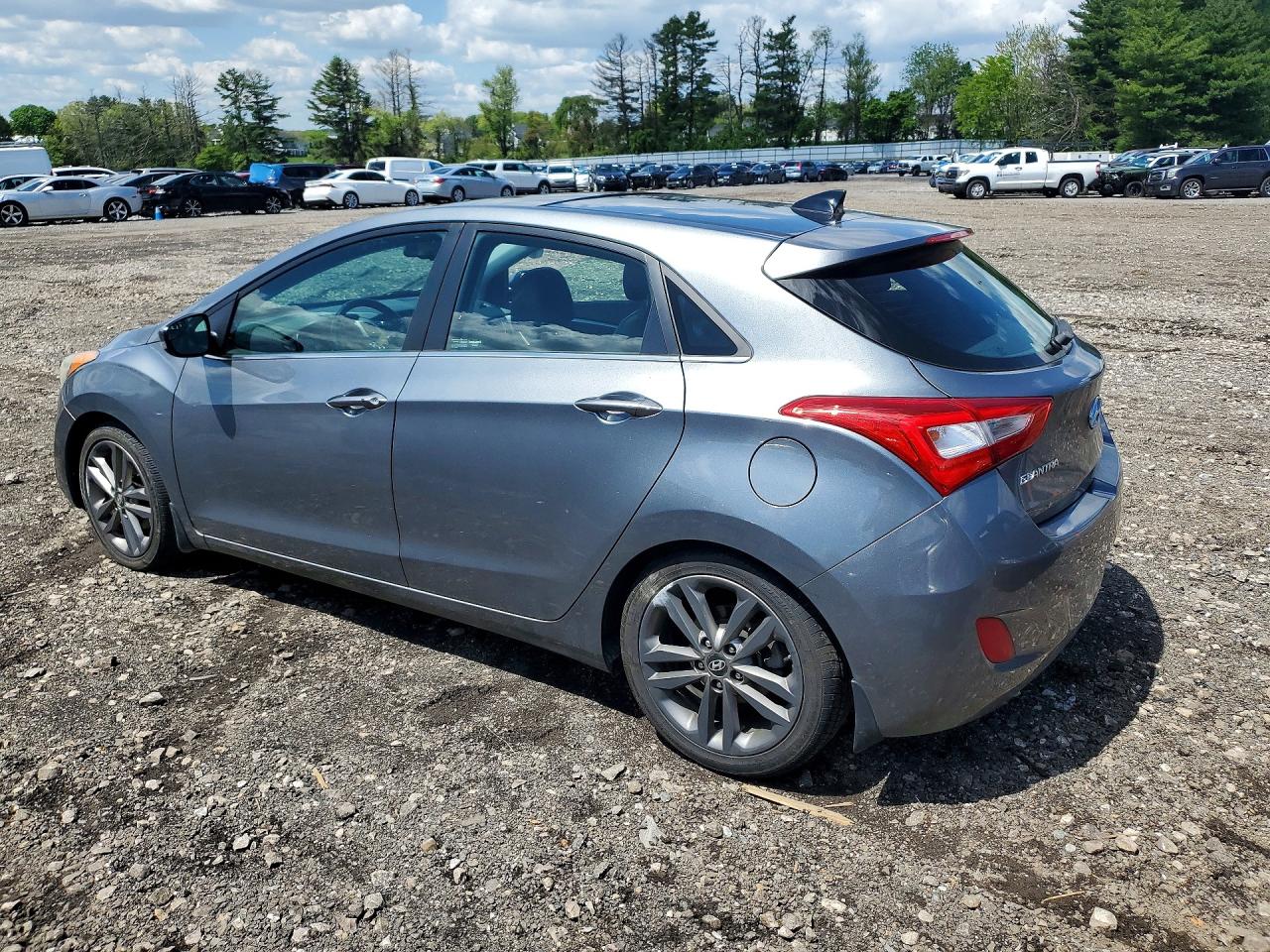 Hyundai ELANTRA Base