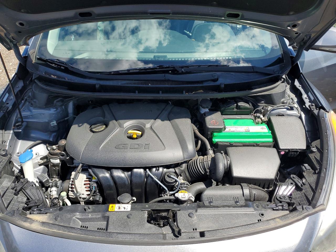 Hyundai ELANTRA Base